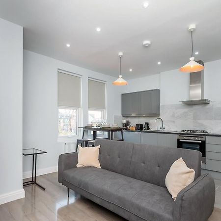 Taylor'S Apartment Wimbledon Londra Exterior foto