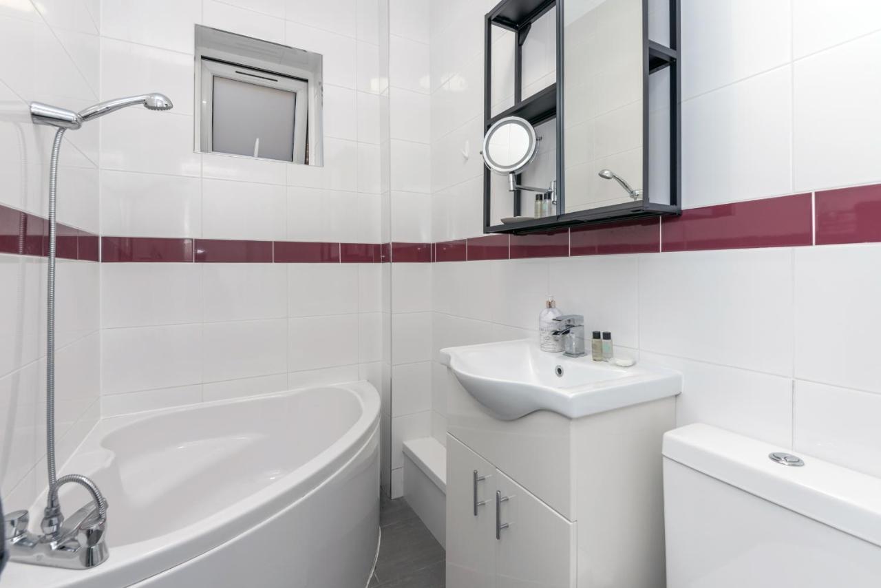 Taylor'S Apartment Wimbledon Londra Exterior foto