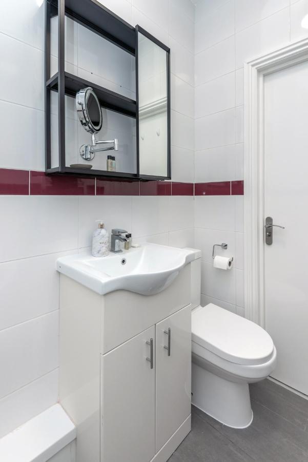 Taylor'S Apartment Wimbledon Londra Exterior foto